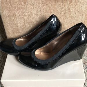 BCBG Generation Wedges